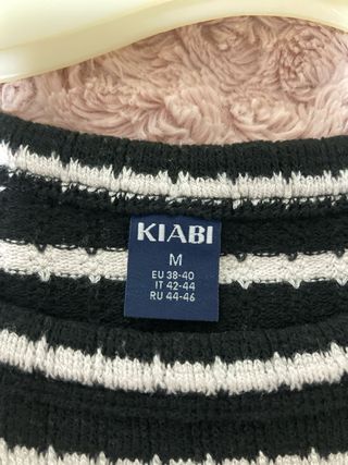 Top corto a rayas blanco y negro