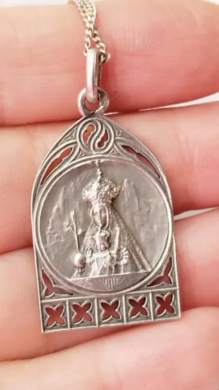 Medalla Antigua Plata, Virgen de Montserrat