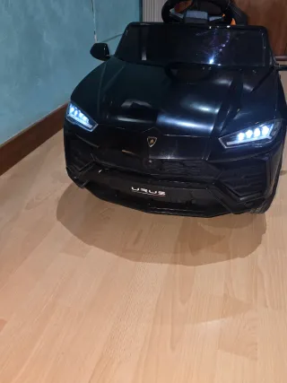 Coche eléctrico infantil