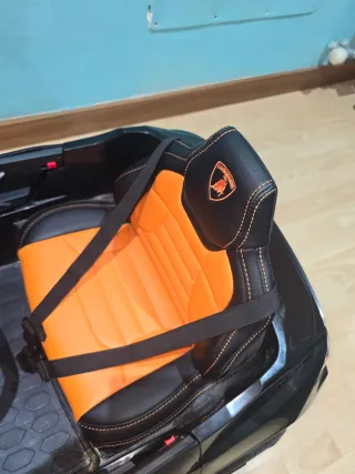 Coche eléctrico infantil