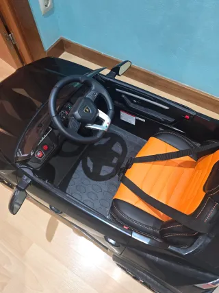 Coche eléctrico infantil