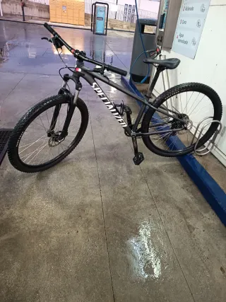 Bicicleta Specialized Rockopper 2025