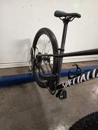 Bicicleta Specialized Rockopper 2025