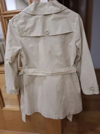 Gabardina menina bege