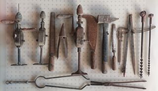 Herramientas antiguas manuales