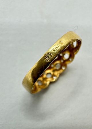 Anillo de oro de 18k circonitas, 1.75 g, T-18.