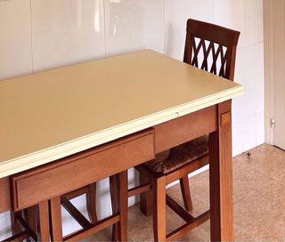 Mesa de cocina extensible y sillas