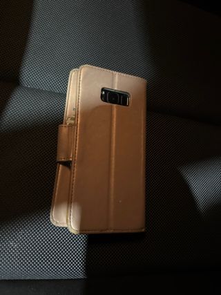 Custodia per telefono con telefono