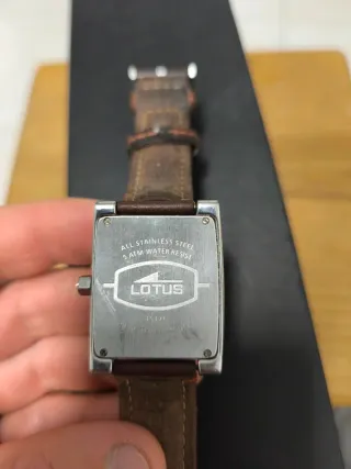 Reloj Lotus Cuadrado Correa Marrón