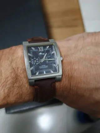 Reloj Lotus Cuadrado Correa Marrón