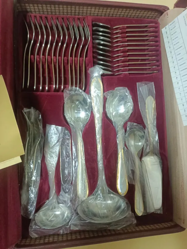 Cubertería SBS Solingen 70 piezas