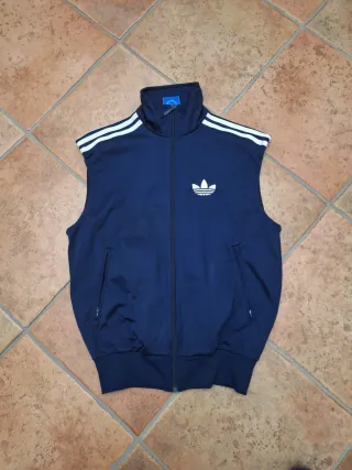 Giacca Adidas smanicata blu