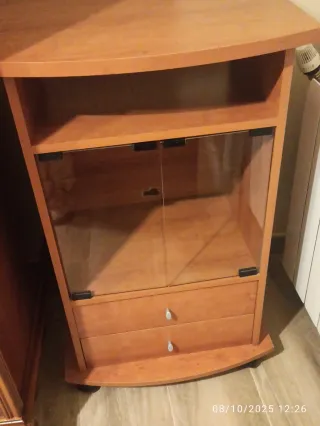 Mobile per mini-catena in legno e vetro