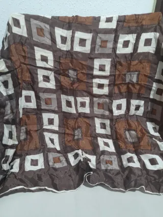 Pañuelo elegante cuello estampado