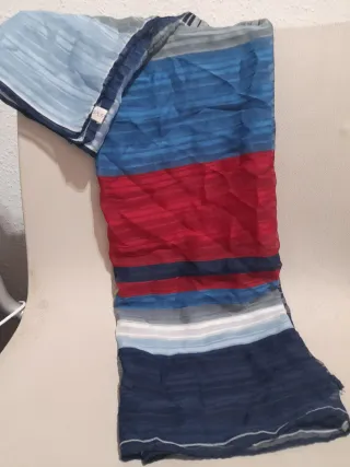 Pañuelo elegante cuello estampado