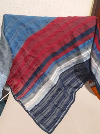 Pañuelo elegante cuello estampado