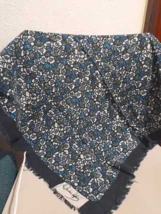 Pañuelo elegante cuello estampado