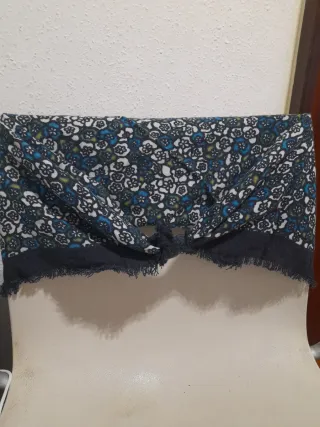 Pañuelo elegante cuello estampado