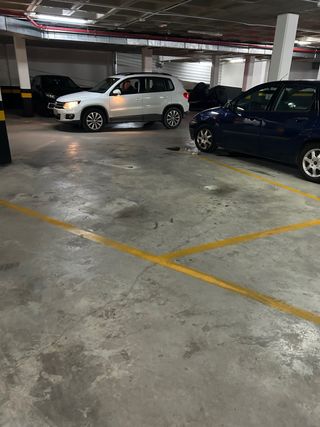 alquilo plaza de garaje. Salida al secano.