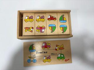 Dominó infantil de madera con vehículos