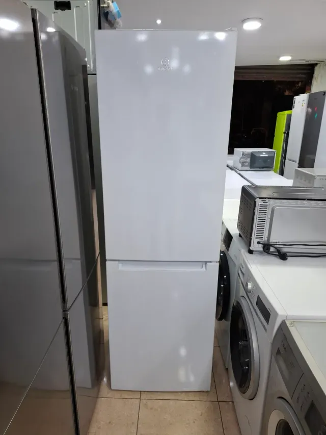 Nevera Indesit Blanca