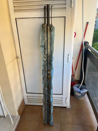 4 Cañas de pescar 2 pequeñas,2 grandes y carretes