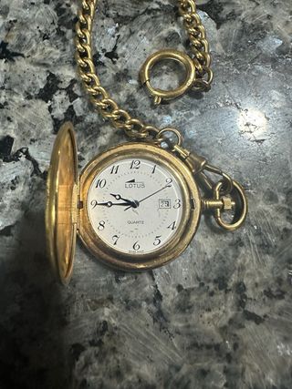 Reloj de bolsillo Lotus chapado en oro