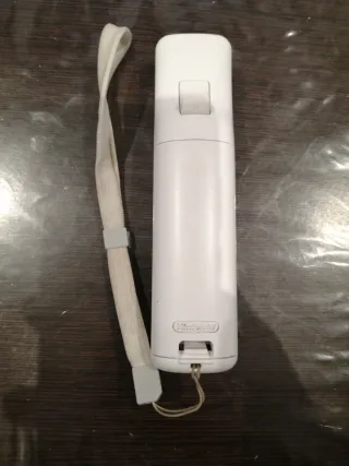 Consola Nintendo Wii Blanca + mando + Juego.