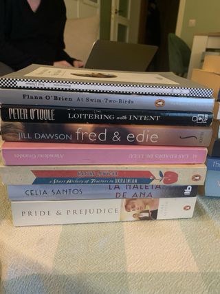 APROX 40 LIBROS X 25€