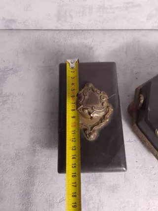 Pisa papeles antiguo y cenicero a juego