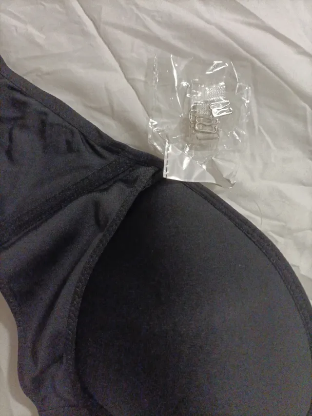 Sujetador negro y blanco