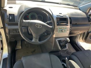 Toyota Corolla verso 7 plazas