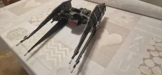 LEGO Star Wars Caza TIE Kylo Ren 75179