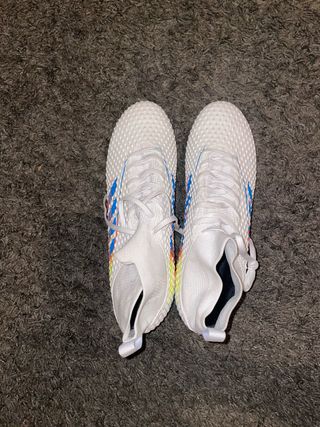 Botas de fútbol nuevas