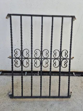 Reja de hierro forjado decorativa