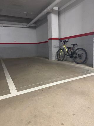 plaza de aparcamiento comunitaria en Solsona.