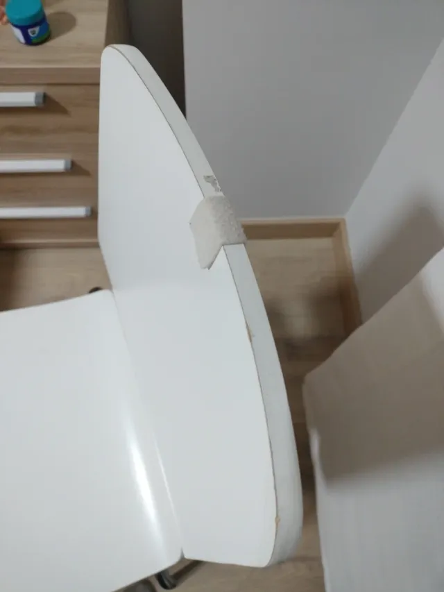 Silla Ikea Blanca. Regalo la de las últimas fotos.