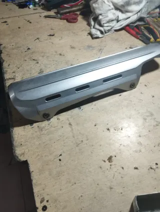 Protector escape derecho Yamaha XT 660