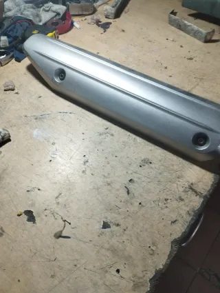 Protector escape derecho Yamaha XT 660