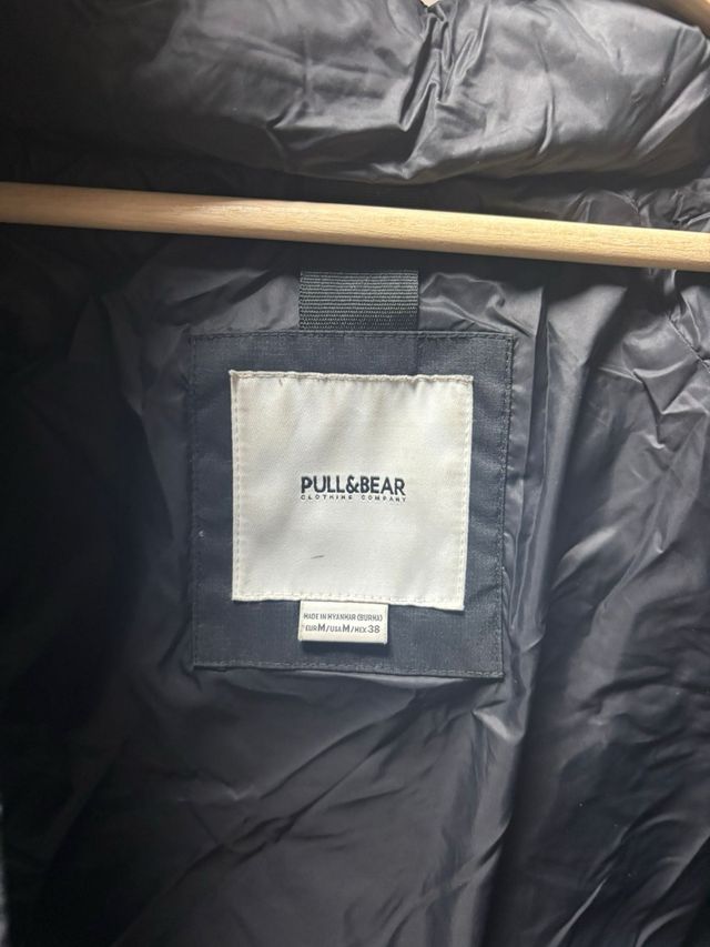 Abrigo acolchado Pull&Bear con capucha Talla M