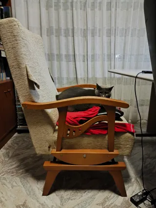 Butaca balancí tela y madera