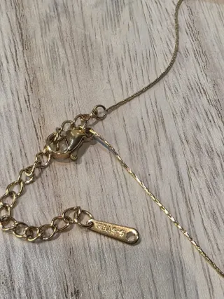 Gargantilla chapado oro 18k.