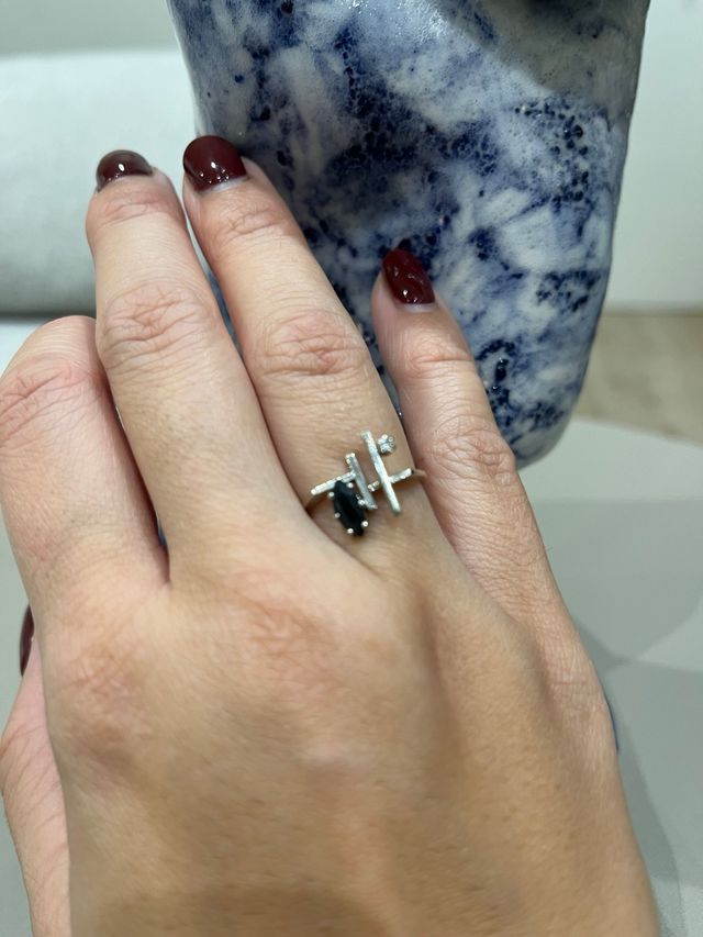 Anillo Oro Blanco Rubí y Diamante