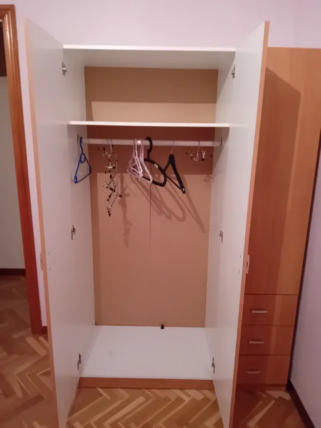 Armario de madera 3 puertas y cajones