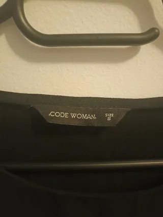 Blusa negra con botones