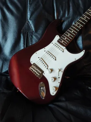 Fender mim mexico Stratocaster Midnight Wine