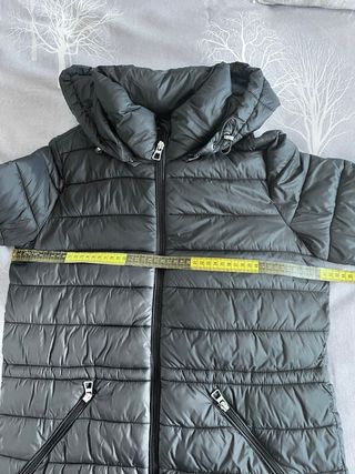 Abrigo Zara Negro con Capucha