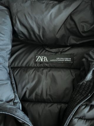 Abrigo Zara Negro con Capucha