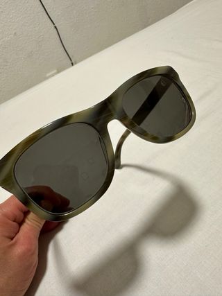 Gafas de sol Gucci grises y verdes