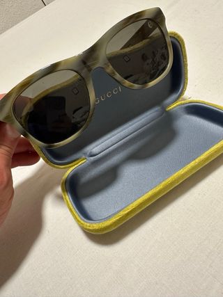 Gafas de sol Gucci grises y verdes